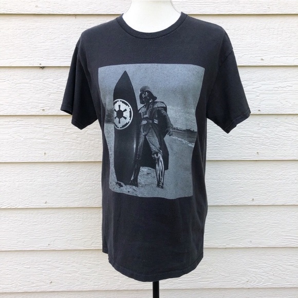 Disney Other - Disney Star Wars Surfer Darth Vader Tee M